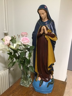 Statue de Marie bouquet